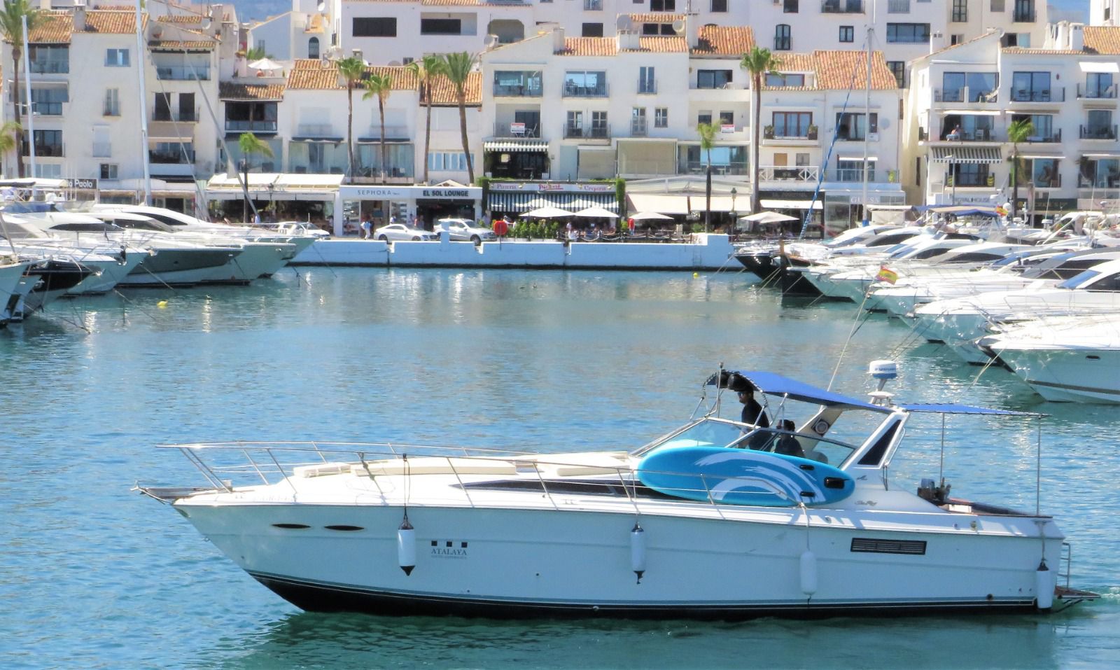 Sea Ray 390 Express Cruiser sailing in Marbella - Luxury and comfort for your maritime getaways